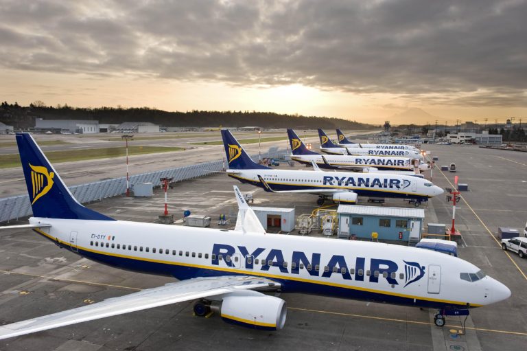 ryanair-contact-number-0330-100-7838-free-phone-numbers